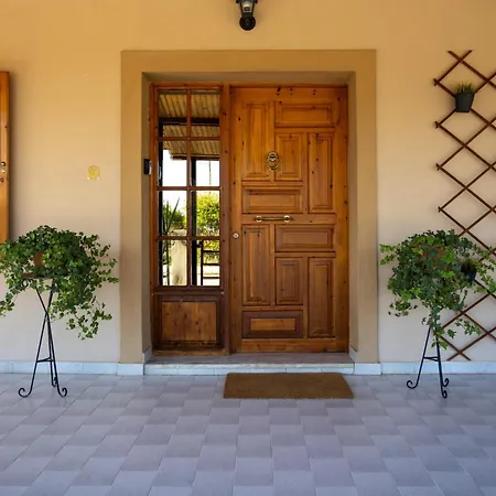 Σπίτι Με Κήπο Στους Γόμφους Τρικάλων Holiday home Gomfoi