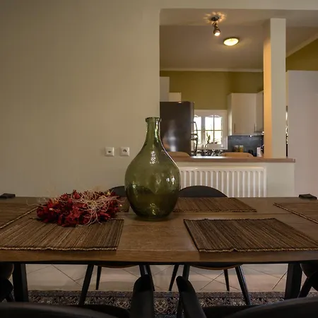 Σπίτι Με Κήπο Στους Γόμφους Τρικάλων