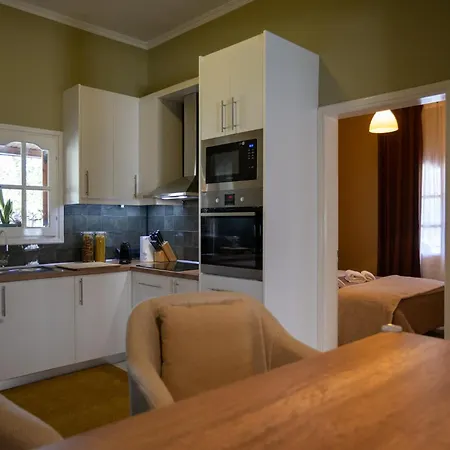 Σπίτι Με Κήπο Στους Γόμφους Τρικάλων