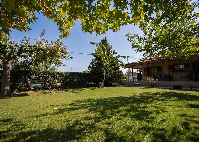 Σπίτι Με Κήπο Στους Γόμφους Τρικάλων * Gomfoi