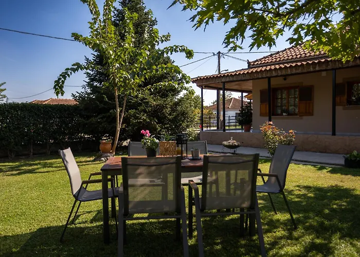 Σπίτι Με Κήπο Στους Γόμφους Τρικάλων